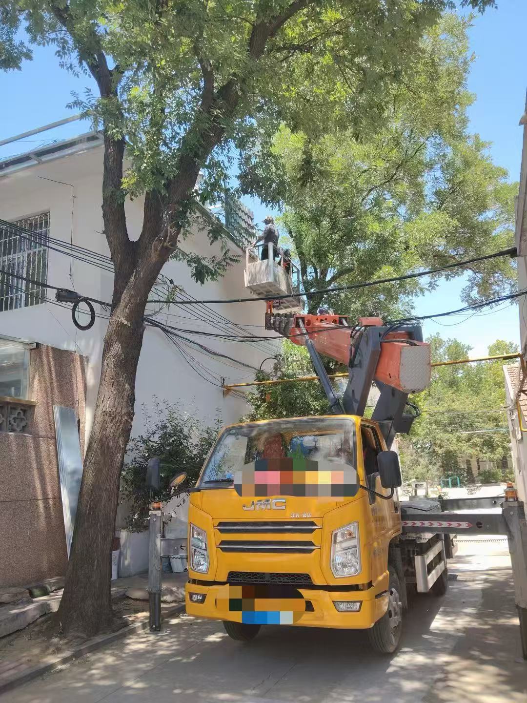 汝州市高空作业车能吊装重物吗？最大承载多少公斤？